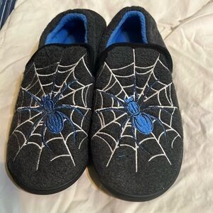 🎉SALE🎉 $7 or 3 for $10🎉💙🩶Brand new🩶💙Spider-Man Slippers💙🩶